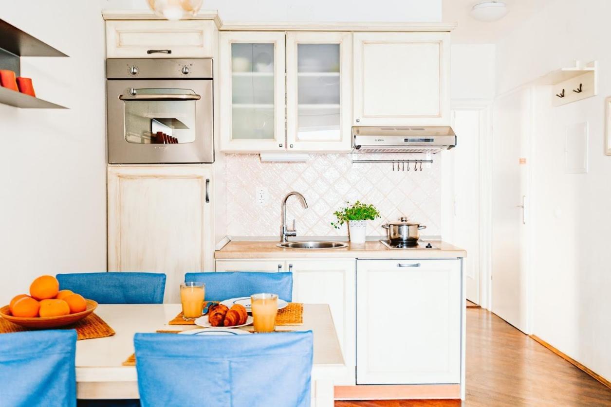 Sutivan Best Apartments Eksteriør billede
